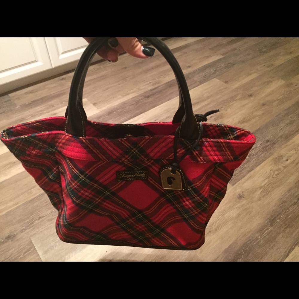 Pre-owned good condition bag.